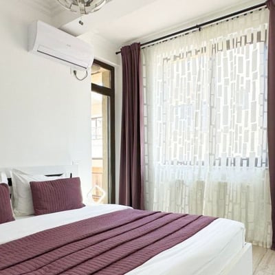 Аренда светлой 3-комнатной квартиры, 100 м², вид на озеро, Mamaia, Констанца, Румыния